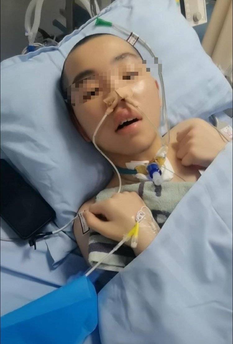 皇冠信用盘如何开户
_14岁男生被女同学打中左胸后瘫痪 家属：女孩父母为残疾人皇冠信用盘如何开户
，费用无着落