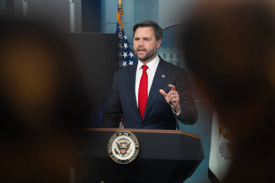 世界杯平台代理合作
_哈马斯“假装寻找遗体”世界杯平台代理合作
,激怒以色列撕毁停火协议