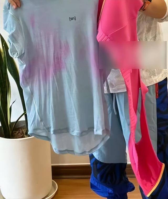 世界杯代理平台有哪些
_女子穿运动内衣跑步胸前染色世界杯代理平台有哪些
,飞比特致歉