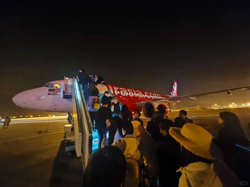 皇冠信用盘登3代理
_“现场来了多辆救护车、警车”！北京起飞国际航班皇冠信用盘登3代理
，突然折返两次，多方回应