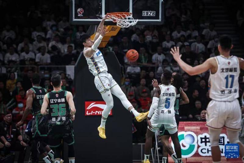 拜仁慕尼黑v 汉堡_CBA｜首钢与曾凡博续约三年 一起为北京而战