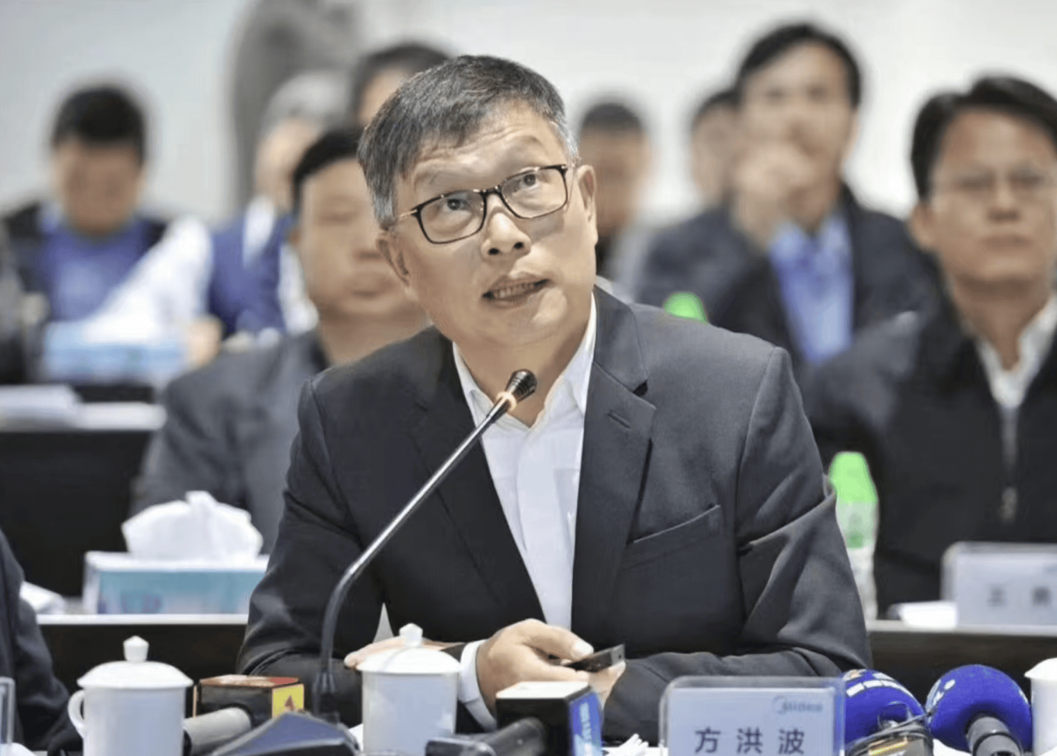 皇冠信用网平台出租
_美的方洪波：我从来不加班皇冠信用网平台出租
， 95%以上的加班都是形式主义