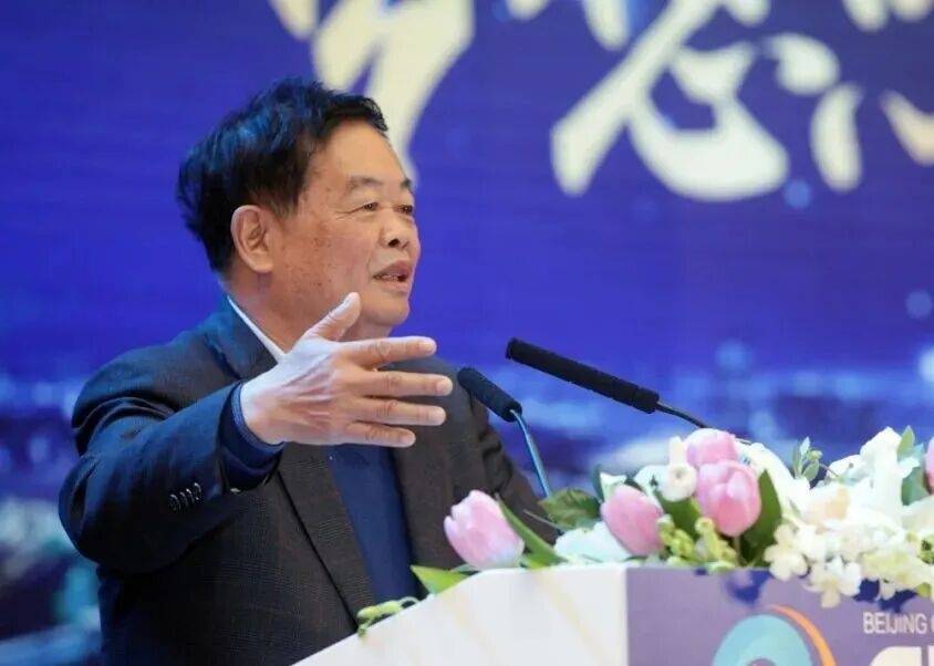 皇冠信用網在线开户
_福耀玻璃：曹德旺辞去董事长职务皇冠信用網在线开户
，选举曹晖为新董事长