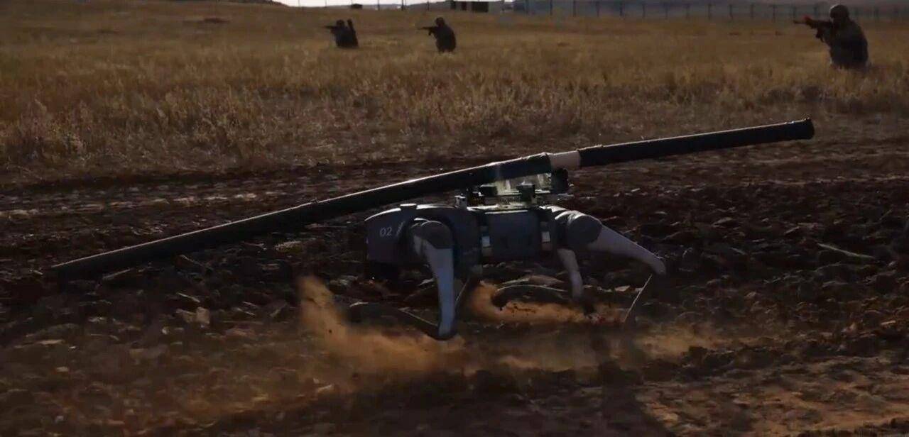 首尔叁星迅雷 vs 安阳正官庄 RB_大场面！机器狗、无人机开路首尔叁星迅雷 vs 安阳正官庄 RB，实兵对抗演练画面公布