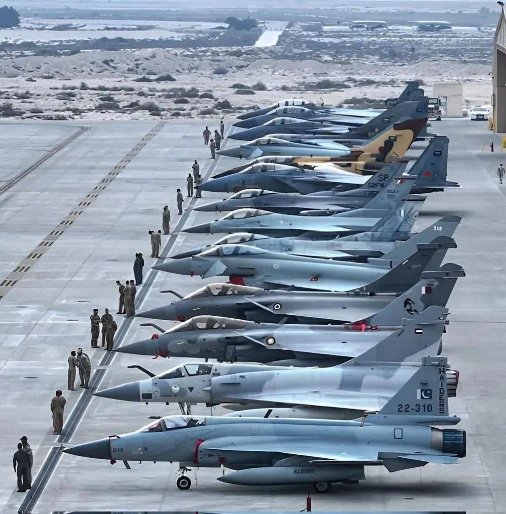 正版皇冠信用盘
_苏35在埃及惨败正版皇冠信用盘
!俄媒破防:输给了被中巴造“米格21”击落的阵风