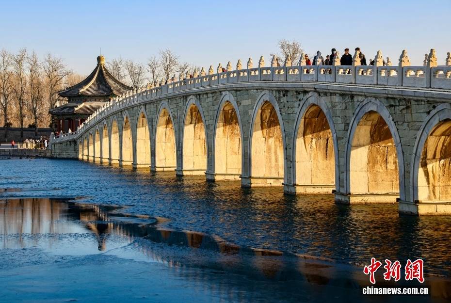 皇冠信用网账号开通
_北京颐和园呈现“金光穿洞”景观