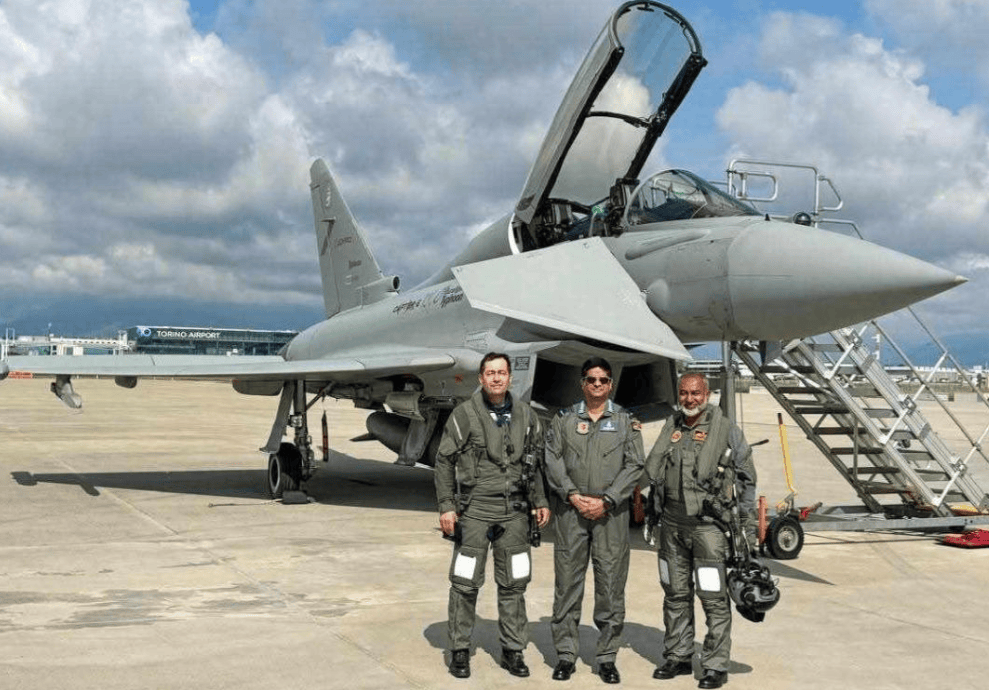 皇冠球盘app
_打算抛弃歼-10CE了?空军元帅“冲动消费”皇冠球盘app
,孟加拉闪签欧洲台风