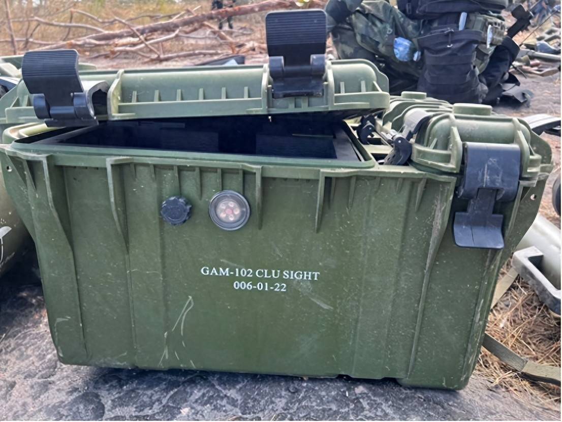 皇冠信用網占成代理
_洪森父子没想到皇冠信用網占成代理
,柬埔寨丢盔弃甲,大量武器落到泰国手中,连泰国湾也被泰军封锁!