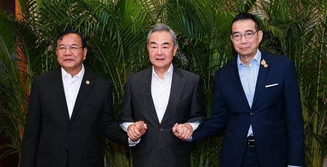 hga030账号
_泰国缴获柬埔寨中式武器后hga030账号
,找中国使馆兴师问罪,我方有言在先!