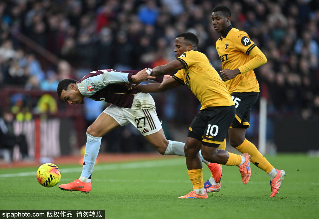 电竞足球-FIFA 亚得里亚联赛(2X 5分钟)_特罗萨德禁区外绝妙远射电竞足球-FIFA 亚得里亚联赛(2X 5分钟)，阿森纳3-0维拉！VAR确认进球背后的战术解析与情感共鸣