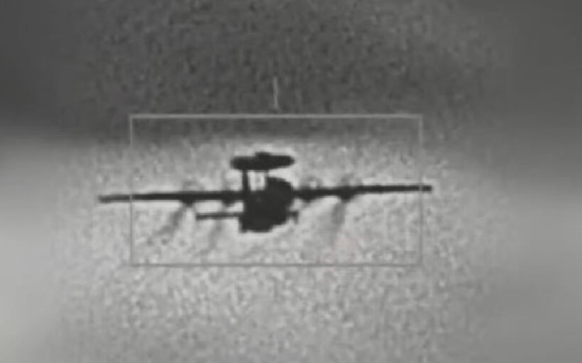 城之队vs皇家君主
_对峙升级城之队vs皇家君主
,台军公布F16V“锁定”歼16画面,距开火只剩一个按钮?