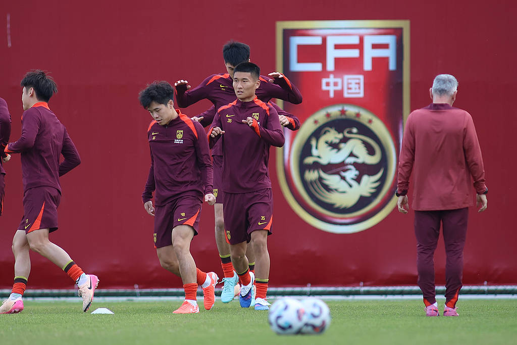 爱斯宾奴vs马德里竞技_黄健翔： 今天的国足实力和水平 是十年前甚至更早就决定的