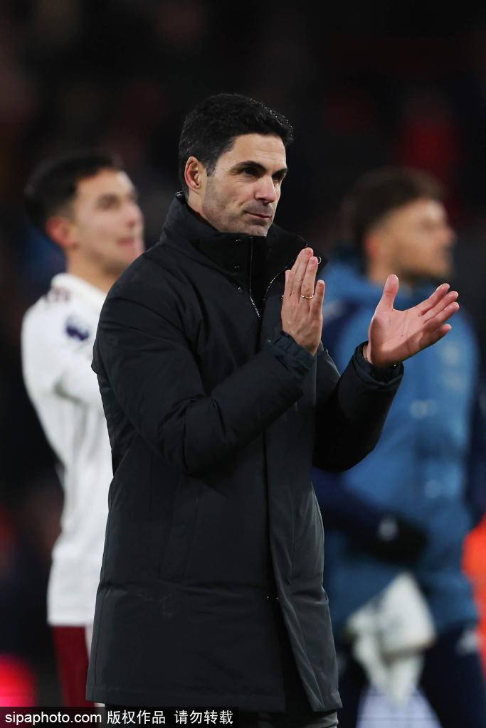 英格兰超级联赛_0-0英格兰超级联赛！这场对决！人们记住的将不是进球！而是马丁内利的粗野行径