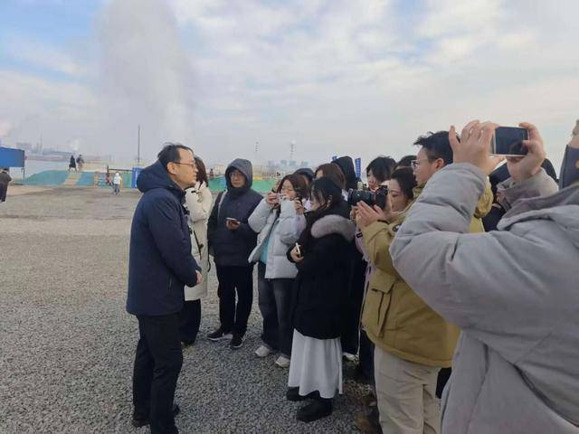 皇冠信用网代理最高占成
_162℃!山东东营地下4000米深发现天然“沸腾热水库”皇冠信用网代理最高占成
,能发电、生产,还能供暖