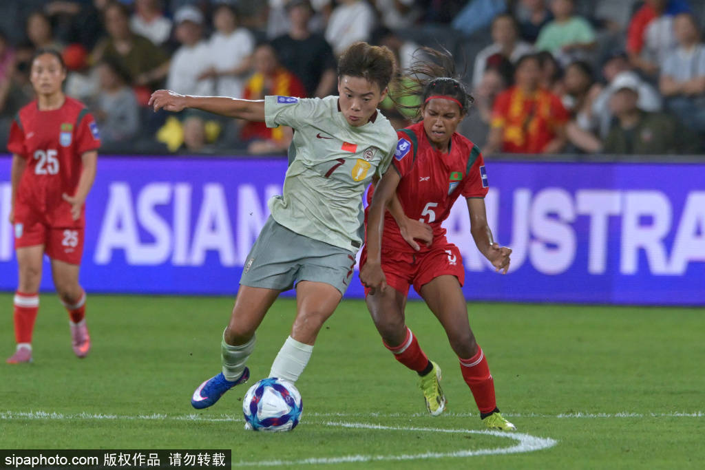 皇冠信用盘怎么开户
_鲍亚雄第13分钟拖延开球时间皇冠信用盘怎么开户
,被裁判出示黄牌警告背后的战术分析