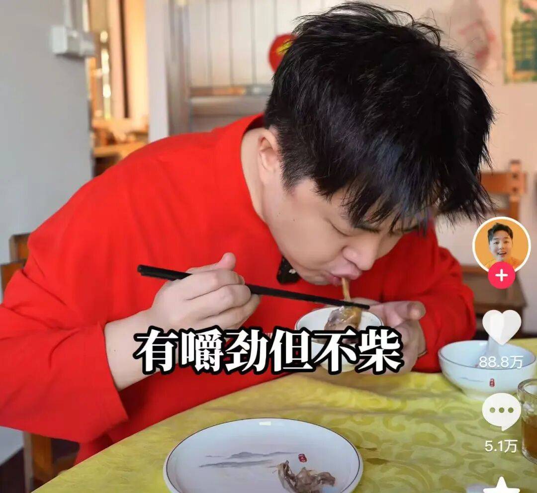 皇冠信用网足球代理_“我准备倒闭了！”广东爆火鸡煲店老板再发声：你们去隔壁吧皇冠信用网足球代理，我这是冰冻鸡，别来了；儿子：家里有养鸡场，最多还能撑一到两个月