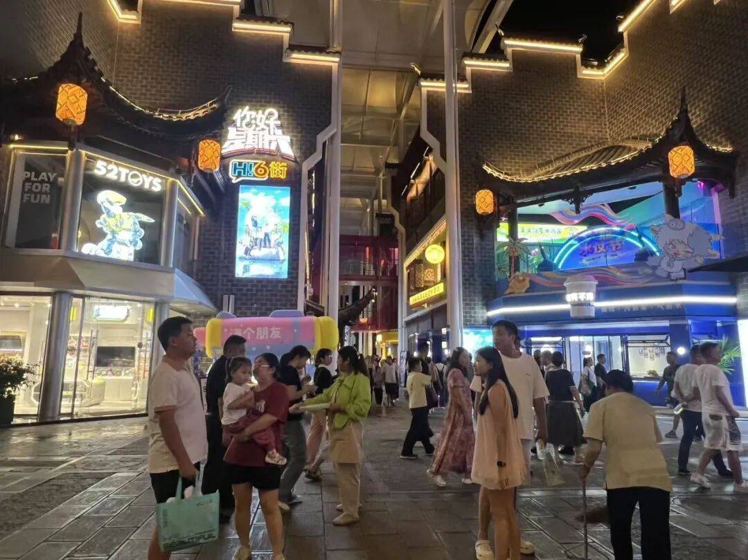 皇冠信用网_一座“人造空城”爆改后复业：客流已超100万人次皇冠信用网，商铺快招满！央视曾曝光其总耗资24亿元，“停车场是唯一盈利项目”