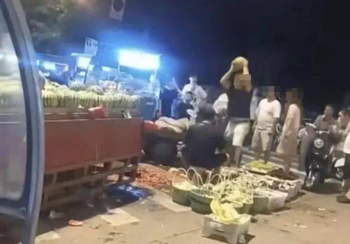 波兰超级联赛_宁波夜市西瓜砸人事件已调解成功波兰超级联赛，男子赔偿近7万元 摊主父亲：佩服儿子能忍住不还手，其实他平时脾气暴躁