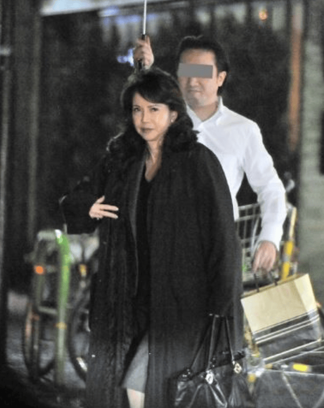 美洲国家联赛C_86岁麻生太郎美洲国家联赛C，被曝8000万政治资金流向“情人公司”