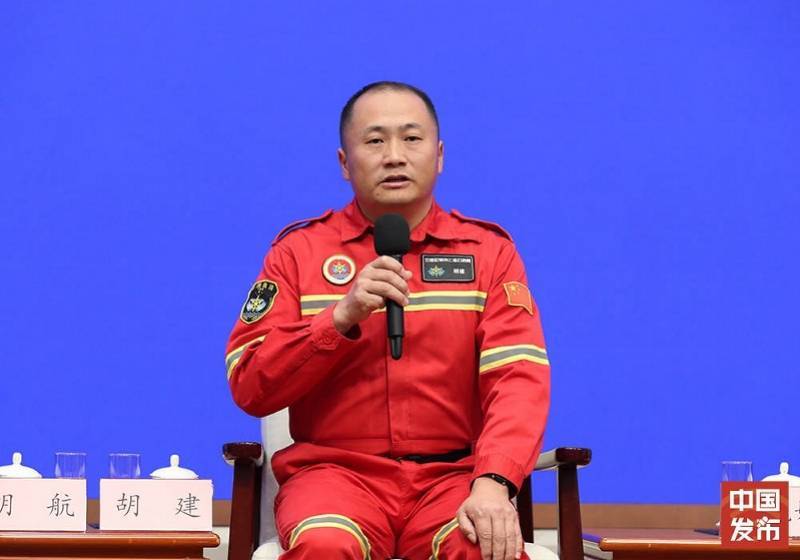 德国甲组联赛_打捞重庆坠江公交德国甲组联赛，托起韩国世越号：一位救捞人的生死26年